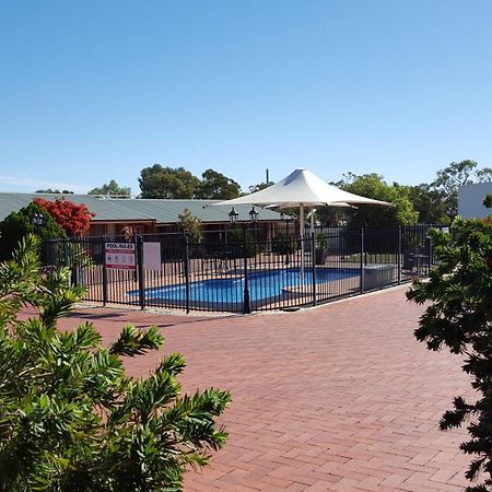 Gateway Motor Inn - Self Check-In Broken Hill Exteriér fotografie