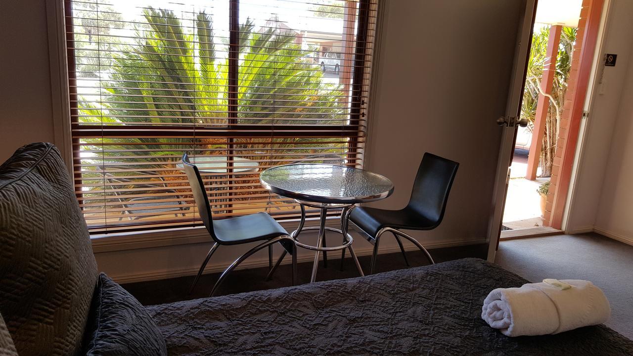 Gateway Motor Inn - Self Check-In Broken Hill Exteriér fotografie